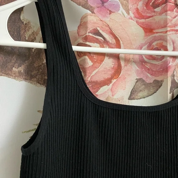 M/L ribbed romper​​​​​ - Picture 2 of 6